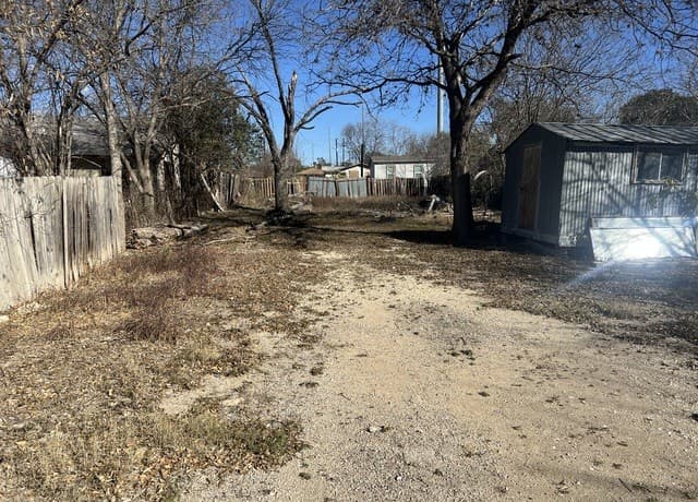 1-bedroom rental at 3939 Culebra in San Antonio, TX — photo 4
