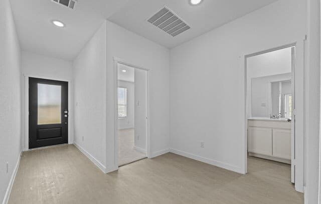4-bedroom rental at 2323 Fort Davis Pass in Marion, TX — photo 3