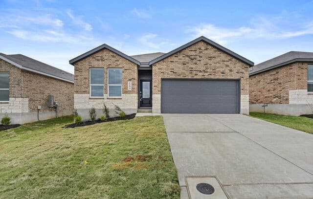 4-bedroom rental at 2299 Fort Davis Pass in Marion, TX — photo 1