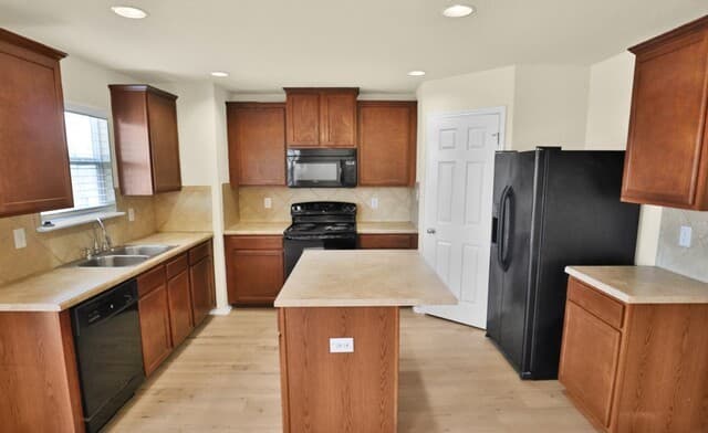 4-bedroom rental at 5411 Duke Field in San Antonio, TX — photo 4
