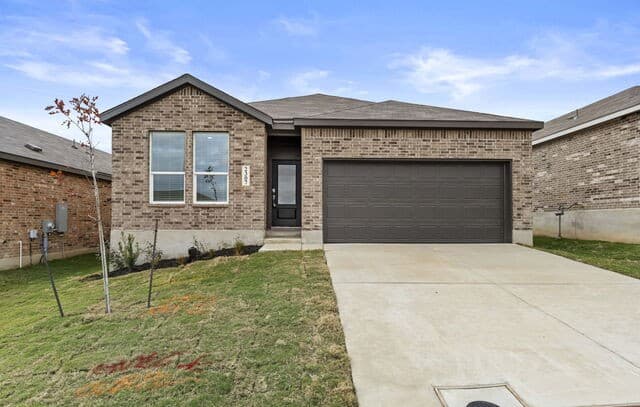 4-bedroom rental at 2307 Fort Davis Pass in Marion, TX — photo 1