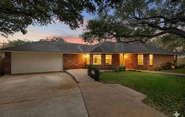 Home for sale at 604 Elm Street in Floresville, TX — photo 4