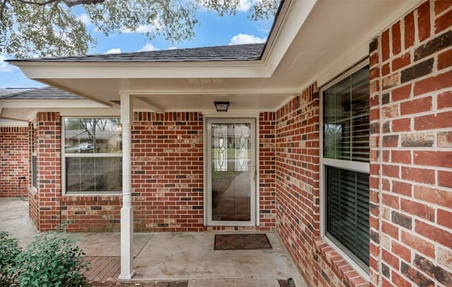 Home for sale at 604 Elm Street in Floresville, TX — photo 5