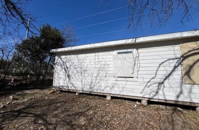 2-bedroom rental at 2010 Burnet in San Antonio, TX — photo 4