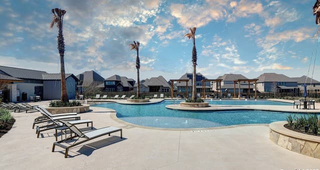 5-bedroom rental at 10119 Dapple Colt in San Antonio, TX — photo 3