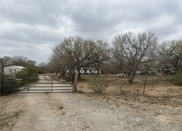 3-bedroom rental at 21115 Spanish Grant in San Antonio, TX — photo 1