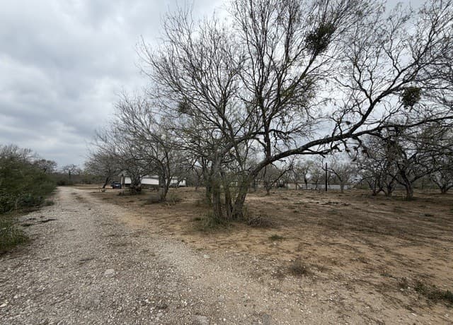 3-bedroom rental at 21115 Spanish Grant in San Antonio, TX — photo 2