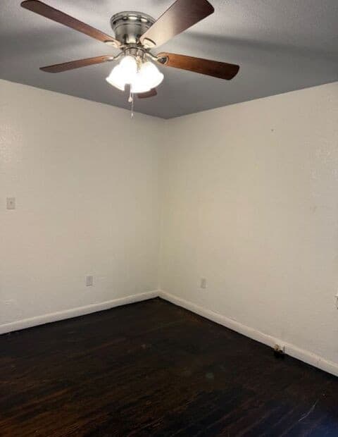 1-bedroom rental at 512 E Mulberry Unit 2 in San Antonio, TX — photo 2