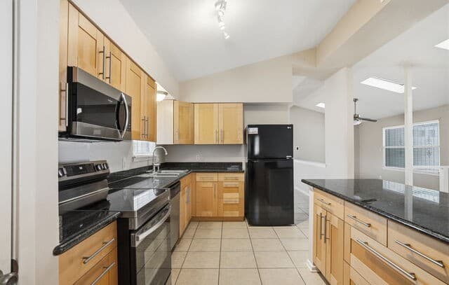 4-bedroom rental at 4106 Monaco Drive in San Antonio, TX — photo 4