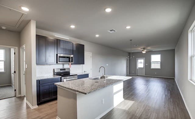 3-bedroom rental at 2530 Dry Moss Way in San Antonio, TX — photo 3