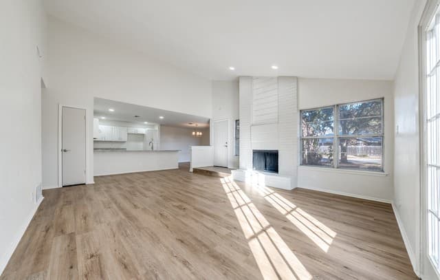 3-bedroom rental at 6318 Club Oaks in San Antonio, TX — photo 5