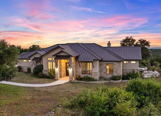 Home for sale at 757 County Road 262 in Mico, TX — photo 2