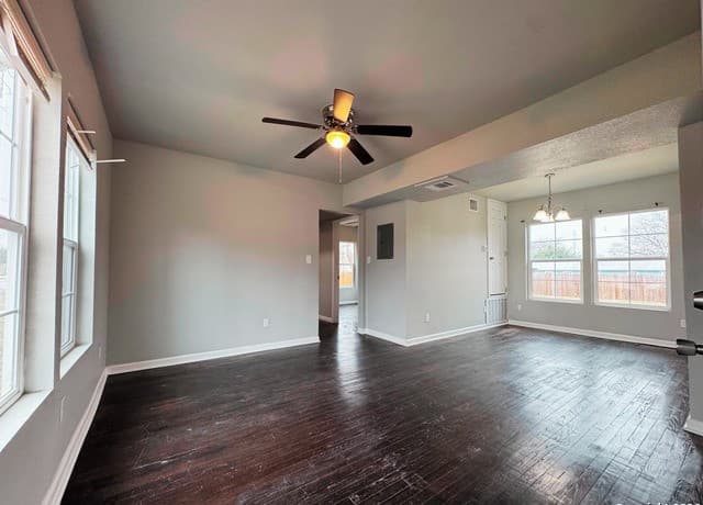 rental at 434 Buckingham Ave in San Antonio, TX — photo 3