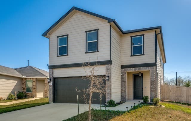 3-bedroom rental at 13246 Lorena Ochoa in San Antonio, TX — photo 1