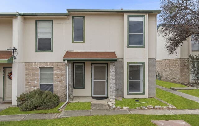 2-bedroom rental at 4949 Hamilton Wolfe Unit 4101 in San Antonio, TX — photo 2