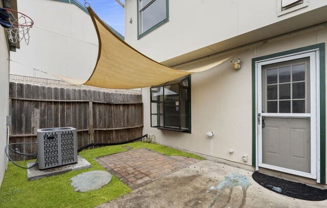 2-bedroom rental at 4949 Hamilton Wolfe Unit 4101 in San Antonio, TX — photo 3