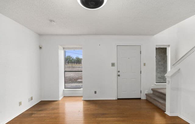 2-bedroom rental at 4949 Hamilton Wolfe Unit 4101 in San Antonio, TX — photo 4