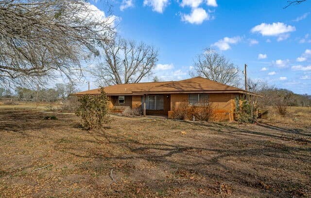 Home for sale at 7414 Us Highway 281 in Pleasanton, TX — photo 3