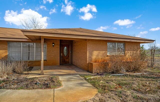 Home for sale at 7414 Us Highway 281 in Pleasanton, TX — photo 4