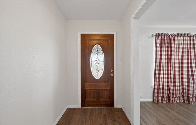 Home for sale at 7414 Us Highway 281 in Pleasanton, TX — photo 5