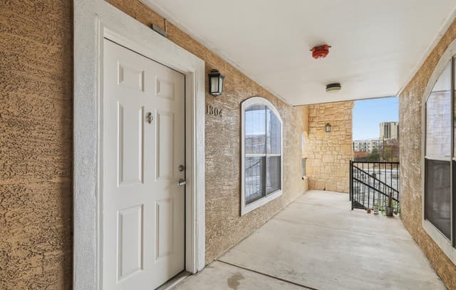 3-bedroom rental at 7323 Snowden Rd Unit 1304 in San Antonio, TX — photo 3