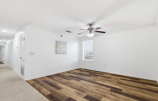 3-bedroom rental at 7323 Snowden Rd Unit 1304 in San Antonio, TX — photo 5