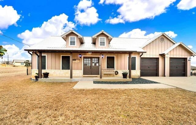 3-bedroom home for sale at 445 Spanish Grant in Bandera TX