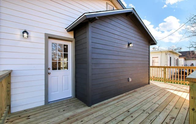 2-bedroom rental at 1531 W French in San Antonio, TX — photo 4