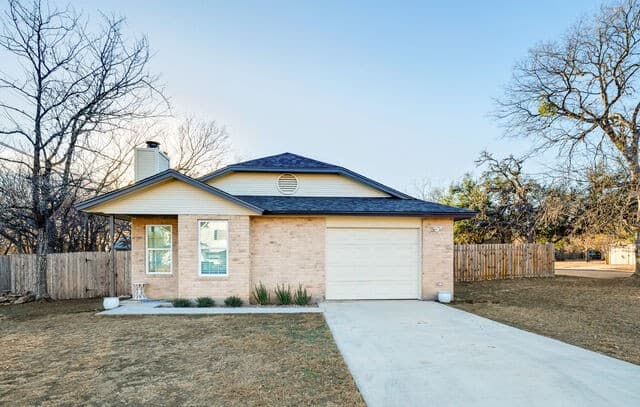 3-bedroom rental at 401 Deer Creek in Boerne, TX — photo 3