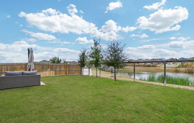 3-bedroom rental at 13225 Hagerd Loop in St Hedwig, TX — photo 3