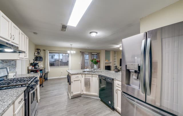 3-bedroom rental at 5931 Autumn in San Antonio, TX — photo 4