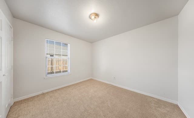 3-bedroom rental at 515 Belcross in San Antonio, TX — photo 5