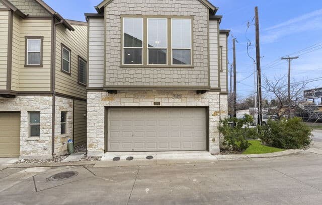 Home for sale at 2003 McCullough in San Antonio, TX — photo 2