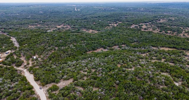 rental at TBD County Road 244 in Hondo, TX — photo 2