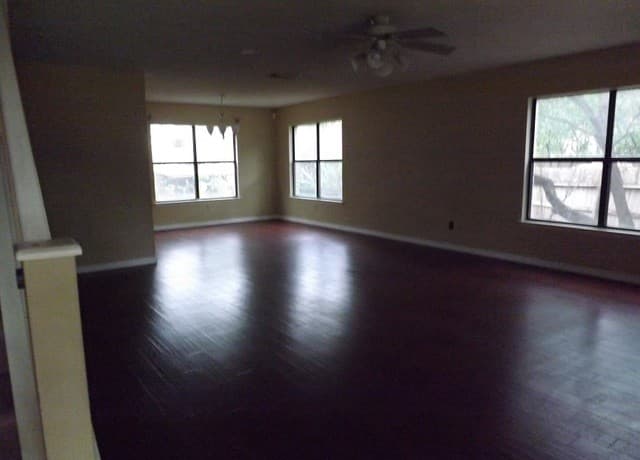 4-bedroom rental at 4714 Ironweed in San Antonio, TX — photo 3