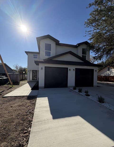 3-bedroom rental at 2610 Woodbury St Unit 102 in San Antonio, TX — photo 1