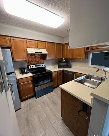 2-bedroom rental at 10955 Wurzbach Unit 903 in San Antonio, TX — photo 4