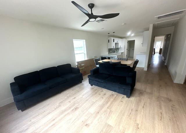 3-bedroom rental at 229 Allensworth in San Antonio, TX — photo 5