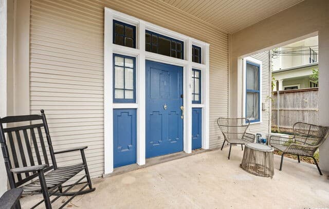 rental at 124 W Mistletoe Ave in San Antonio, TX — photo 1