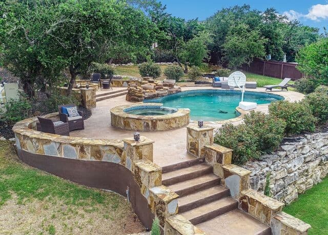 4-bedroom rental at 1626 Wild Peak in San Antonio, TX — photo 4