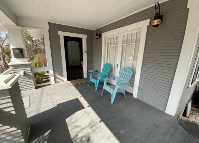 Home for sale at 231 E Carolina St in San Antonio, TX — photo 2
