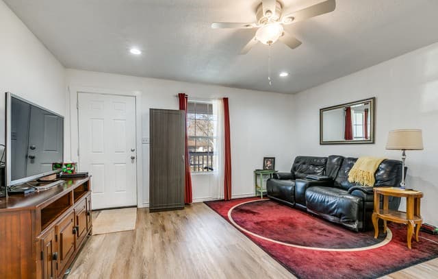 rental at 354 Ike in San Antonio, TX — photo 5