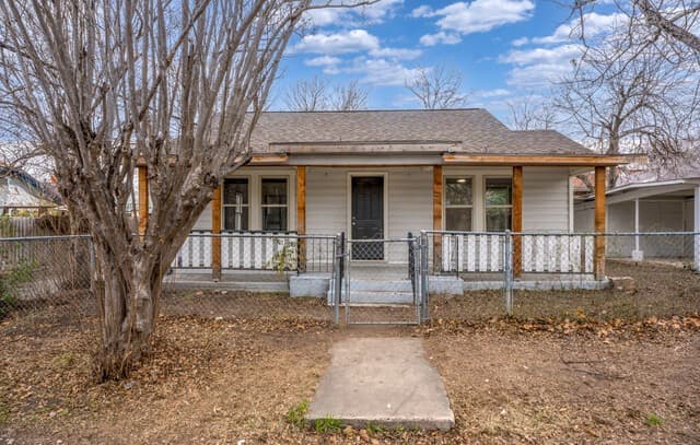 2-bedroom rental at 1508 Grant in San Antonio, TX — photo 1