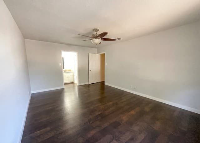 3-bedroom rental at 5423 Timberhurst in San Antonio, TX — photo 4