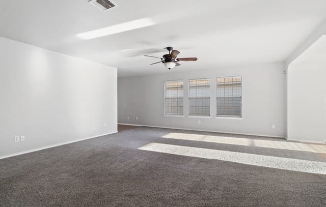 4-bedroom rental at 165 Corral Fence in Cibolo, TX — photo 4