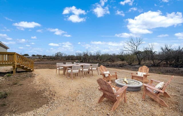 3-bedroom rental at 224 Private Road 4656 in Hondo, TX — photo 1