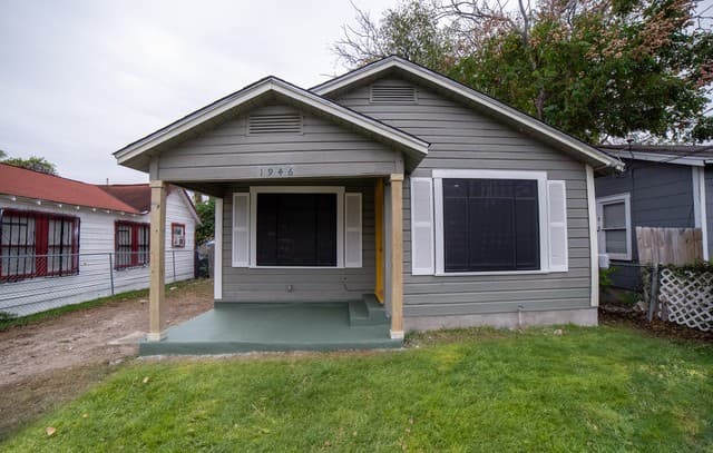 2-bedroom rental at 1946 Nolan in San Antonio, TX — photo 1