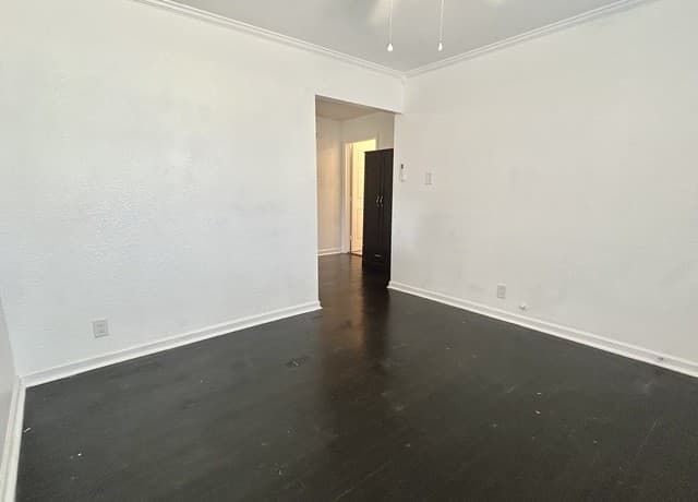 1-bedroom rental at 310 Finton Unit A in San Antonio, TX — photo 4