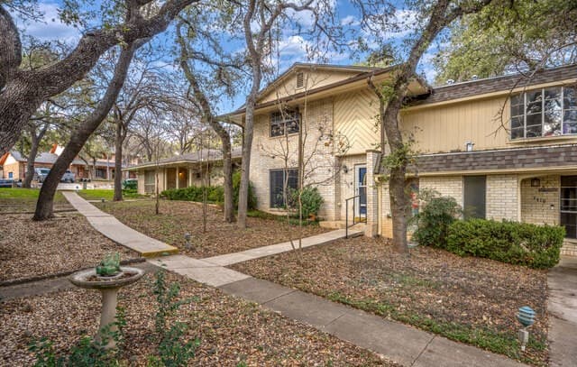 3-bedroom rental at 3408 Northmoor St Unit 25 in San Antonio, TX — photo 1