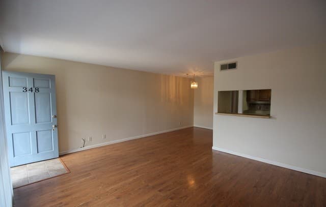 1-bedroom rental at 8401 N New Braunfels Unit 348 in San Antonio, TX — photo 4